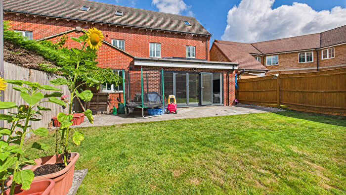 4 Bedroom Semi-Detached House For Sale In Almond Tree Drive, Weston Turville, Aylesbury, Buckinghamshire, HP22