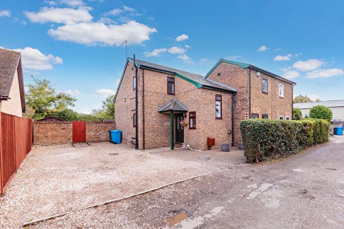 4 Bedroom Semi-Detached House For Sale In Roses Lane, Windsor, SL4