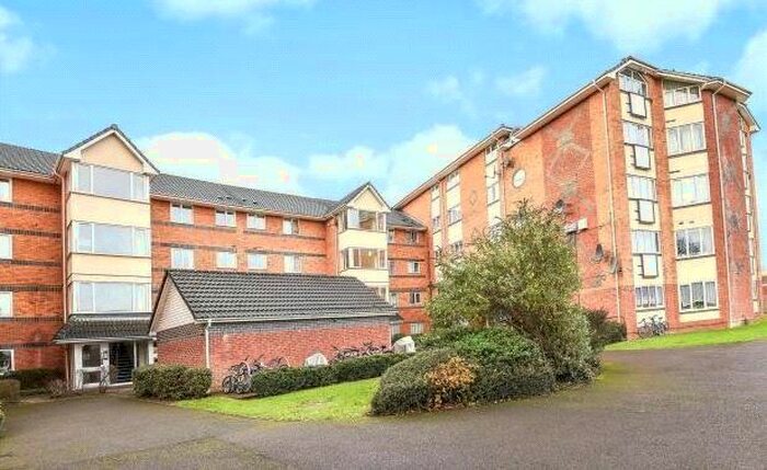 2 Bedroom Flat To Rent In Winslet Place, Oxford Road, Reading, Berkshire, RG30