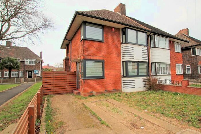 3 Bedroom Semi-Detached House To Rent In Wroxall Road, Dagenham, RM9