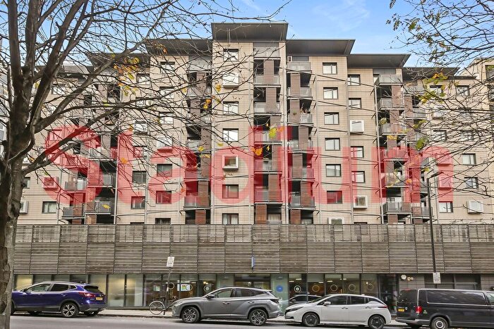 1 Bedroom Flat For Sale In Hornsey Street, London, N7