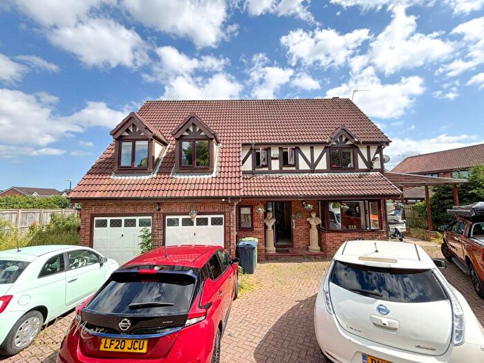 4 Bedroom Detached House For Sale In Kinlet, Teal Farm, Washington, Tyne And Wear, NE38