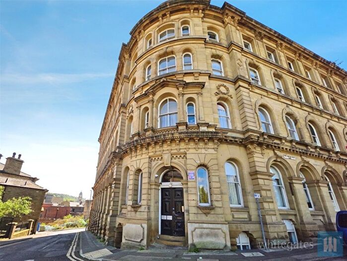 1 Bedroom Flat To Rent In Wellington Road, Dewsbury, West Yorkshire, WF13