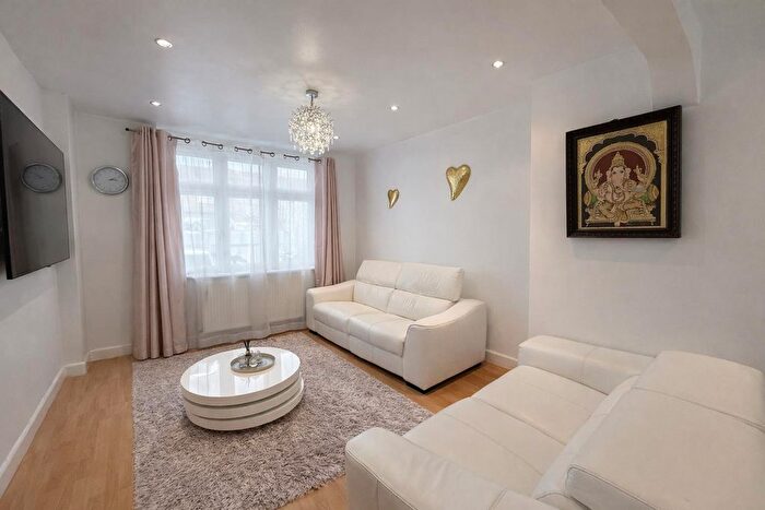 3 Bedroom Terraced House To Rent In Rose Walk, Surbiton, KT5