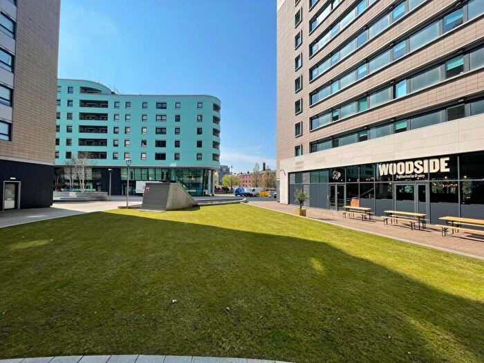 2 Bedroom Flat To Rent In Gateway West, East Street, Leeds, LS9