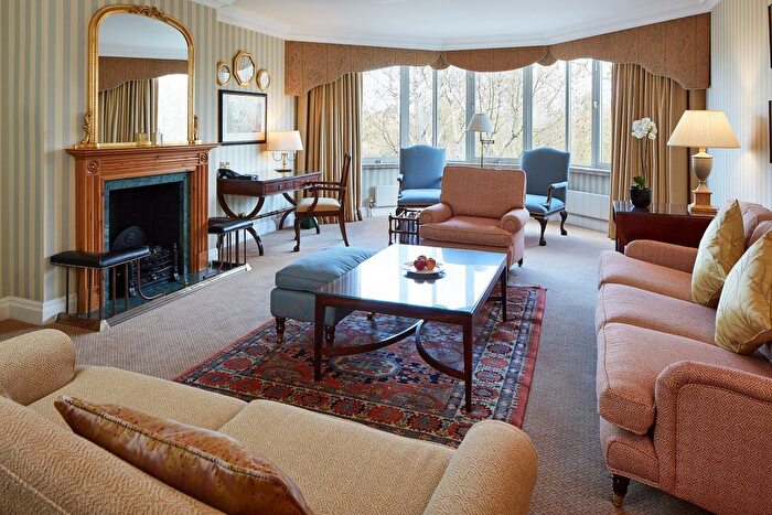 4 Bedroom Flat To Rent In Thorney Court, Palace Gate, London, W8