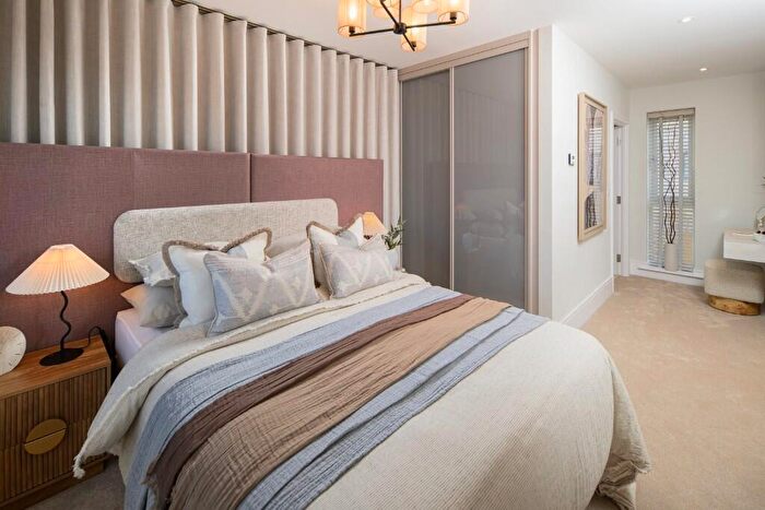 4 Bedroom Detached House For Sale In Hitches Lane, Crookham Village, Fleet, GU51