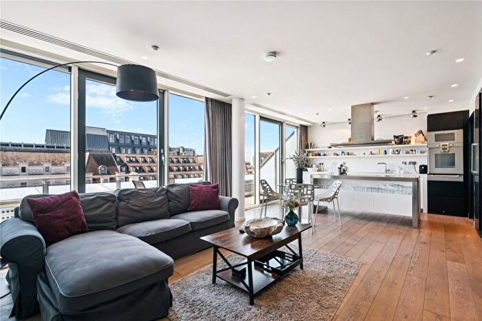 2 Bedroom Flat To Rent In Wardour Street, London, W1D