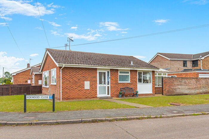2 Bedroom Semi-Detached Bungalow For Sale In Foxwood Close, Banbury, OX16
