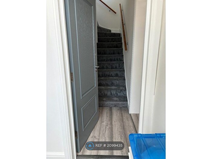 3 Bedroom Flat To Rent In St. Augustines Avenue, Wembley, HA9