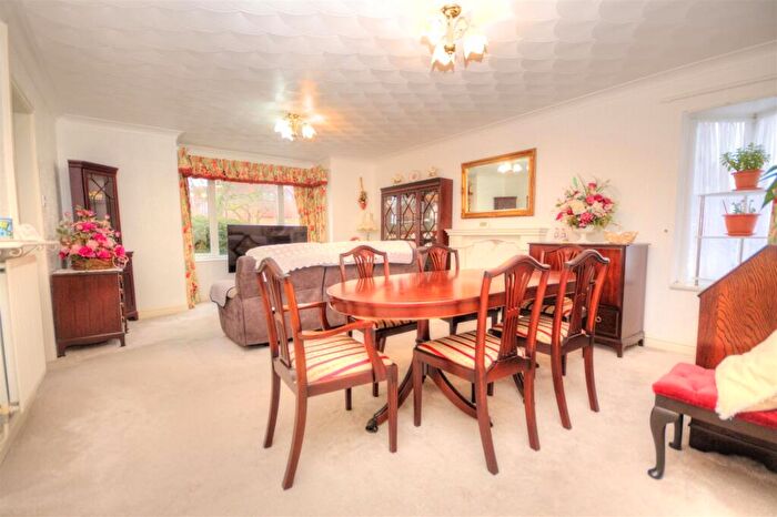 2 Bedroom Flat For Sale In Alexandra Road, Crosby, Liverpool, L23