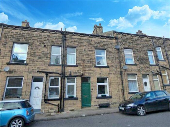 2 Bedroom Terraced House To Rent In Lyndon Terrace, Bingley, BD16