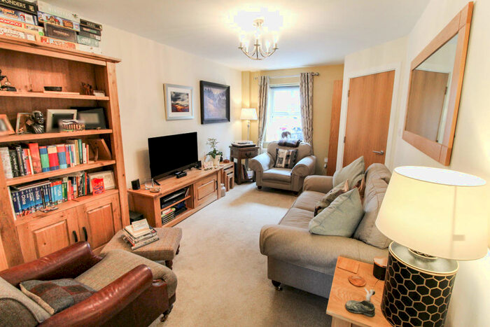 3 Bedroom Flat To Rent In Droylsden Wharf, Droylsden, M43