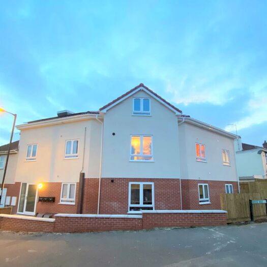 5 Bedroom Flat To Rent In Melton Crescent, Horfield, Bristol, BS7
