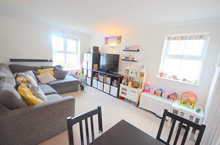 2 Bedroom Flat To Rent In - Capstone Road, Bournemouth, BH8