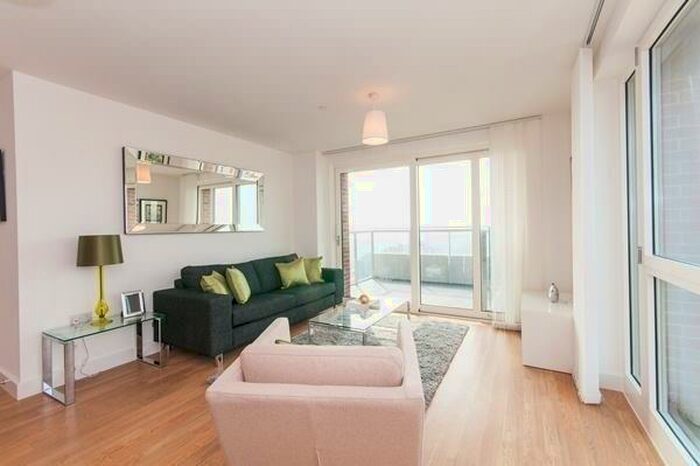 3 Bedroom Flat To Rent In Marner Point, London, #, E3