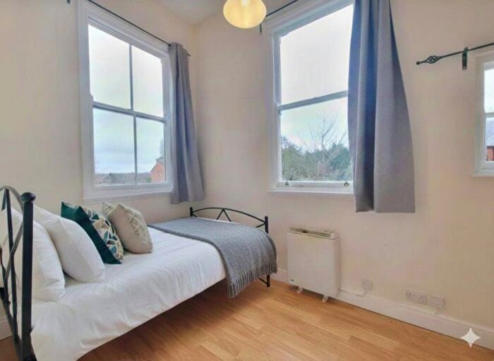 1 Bedroom Flat To Rent In London Road, Stoneygate, Leicester, LE2