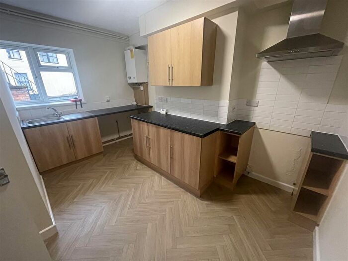 1 Bedroom Flat To Rent In Glebe Street, Stoke, Stoke-On-Trent, ST4