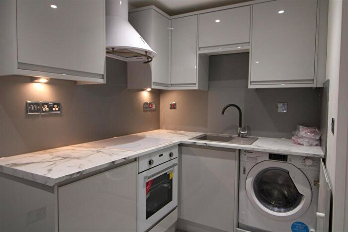 1 Bedroom Private Hall To Rent In Fl, Stonewell, Lancaster, AT1