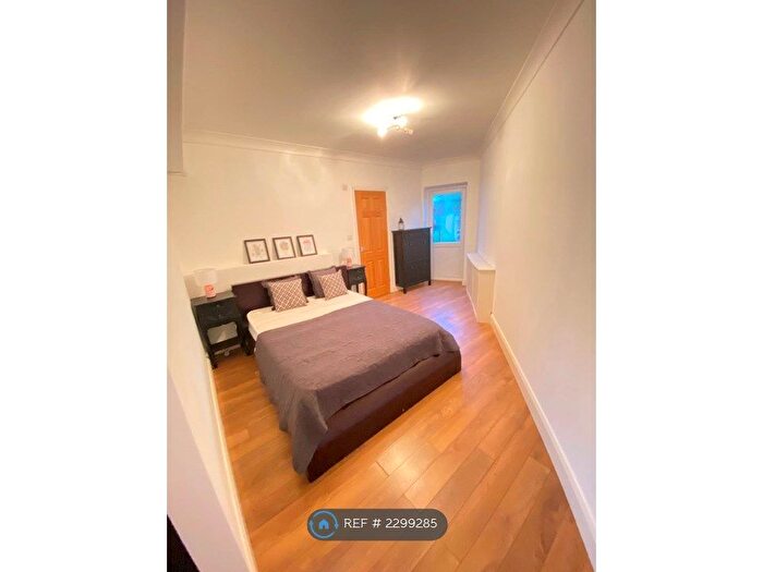 1 Bedroom Bungalow To Rent In Tomswood Hill, Essex, IG6