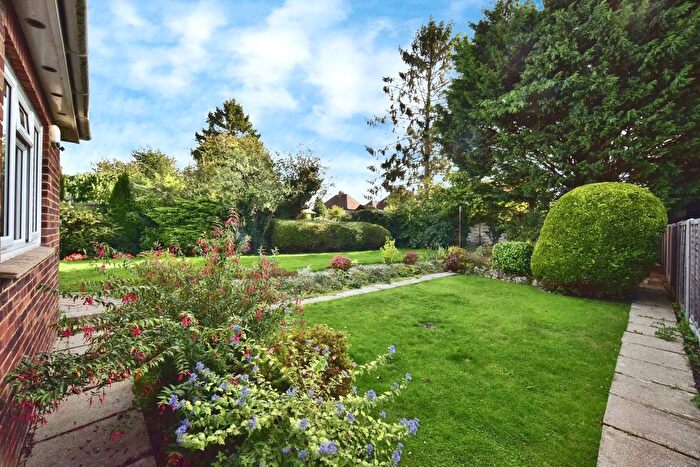 3 Bedroom Bungalow For Sale In Fauchons Close, Bearsted, Maidstone, Kent, ME14