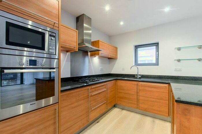 2 Bedroom Flat To Rent In Fulham Road, Chelsea, London, SW10