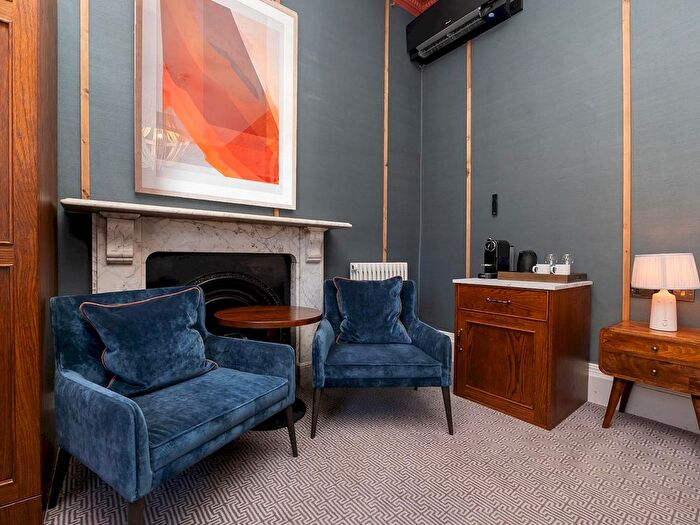 1 Bedroom Flat To Rent In City Centre, BA1