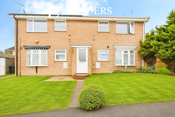 1 Bedroom Flat To Rent In Almond Rise, Forest Town, Mansfield, NG19