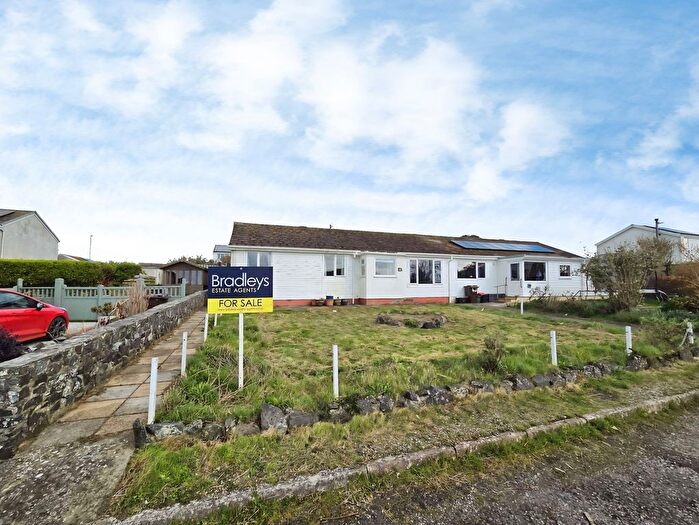3 Bedroom Semi-Detached Bungalow For Sale In Gibbons Fields, Mullion, Helston, Cornwall, TR12