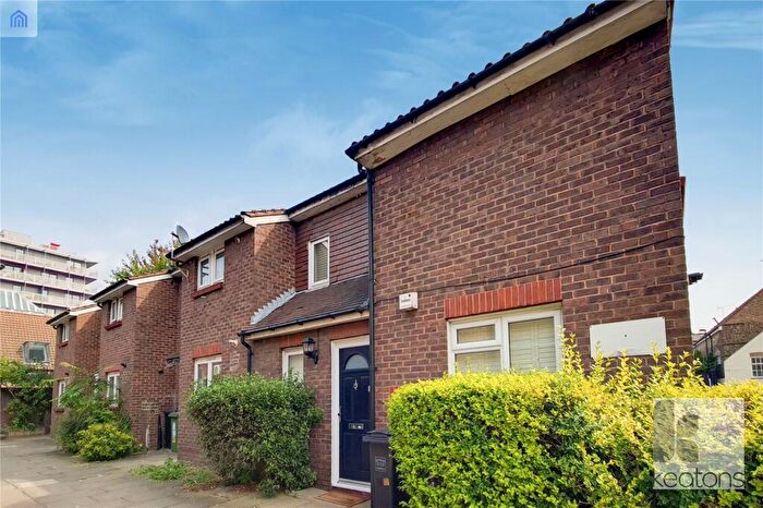 3 Bedroom End Of Terrace House To Rent In Vaughan Williams Close, London, SE8