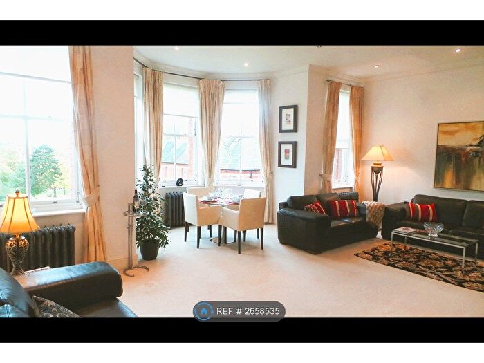 3 Bedroom Flat To Rent In Devonshire House, Woodford Green, IG8