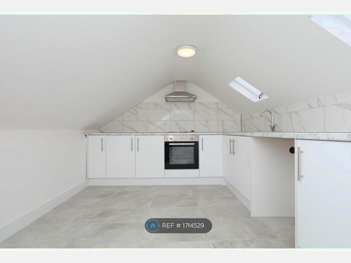 Studio To Rent In Graham Rd, Harrow, HA3