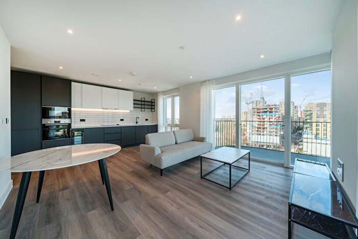 3 Bedroom Flat To Rent In Townsend Road, London, SE3