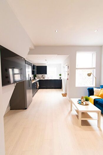 6 Bedroom Terraced House To Rent In , Halsbury Road, Liverpool, L6