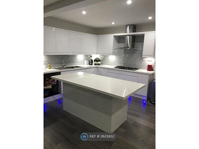 4 Bedroom Terraced House To Rent In Wood Lane, Dagenham, RM8