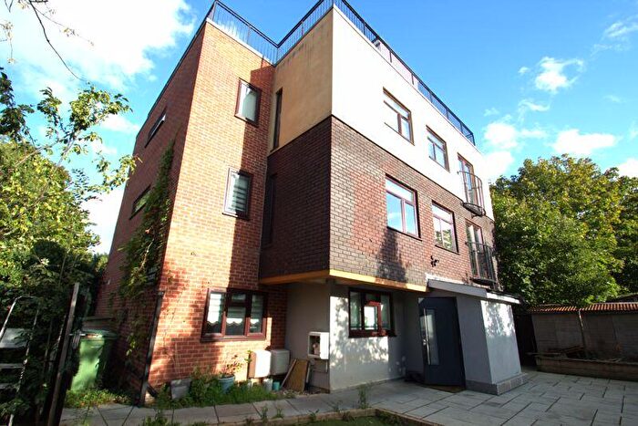 3 Bedroom Apartment To Rent In Seacourt Road, London, SE2