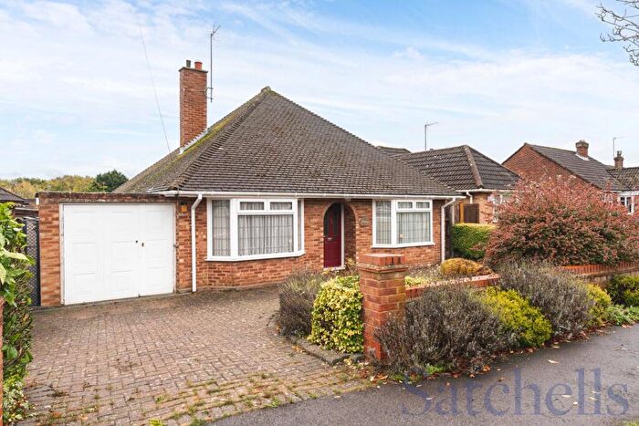 2 Bedroom Detached Bungalow For Sale In Wheat Hill, Letchworth Garden City, SG6