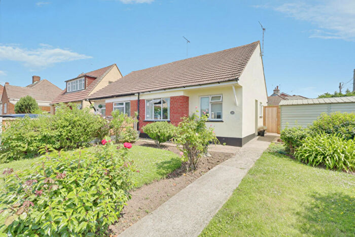 2 Bedroom Semi-Detached Bungalow To Rent In Branch Road, Hadleigh, SS7