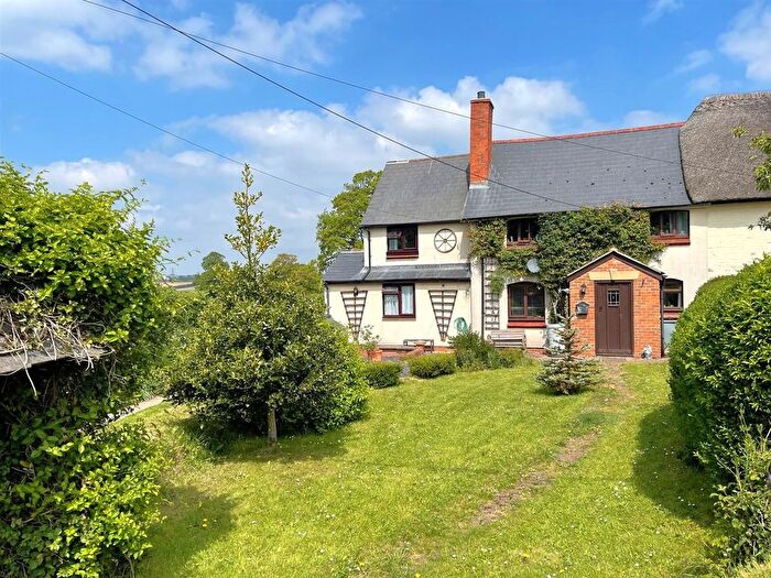 4 Bedroom Cottage For Sale In Fawns Cottage, Sowton, Exeter, EX5