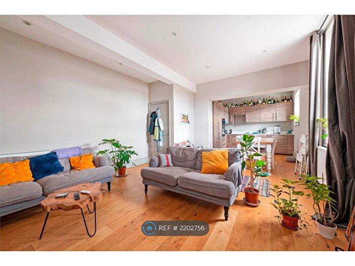 4 Bedroom Flat To Rent In Stockwell Road, London, SW9