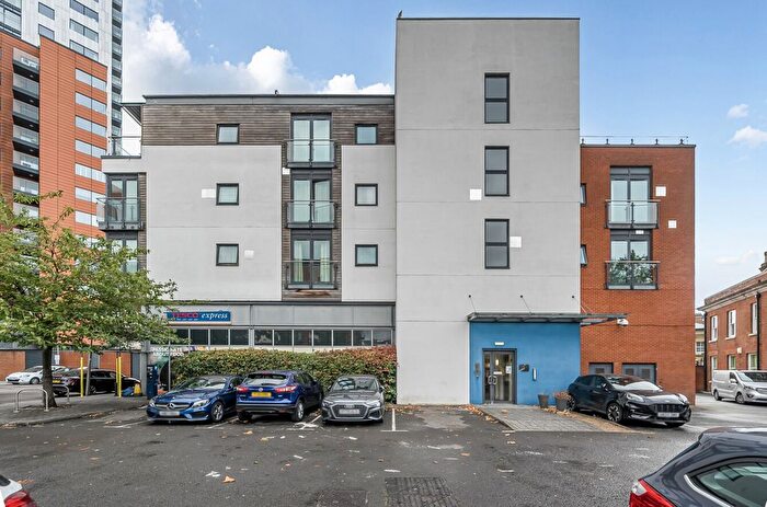 2 Bedroom Flat To Rent In Ocean Way, Southampton, Hampshire, SO14