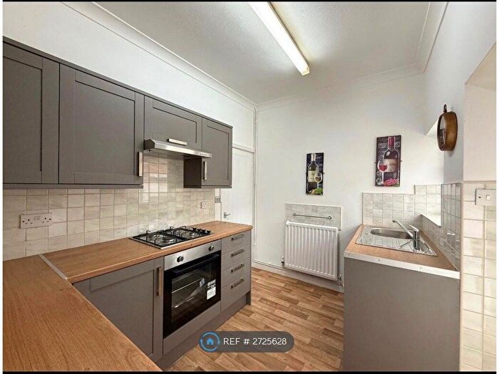 3 Bedroom Terraced House To Rent In Victoria Street, Stoke-On-Trent, ST4