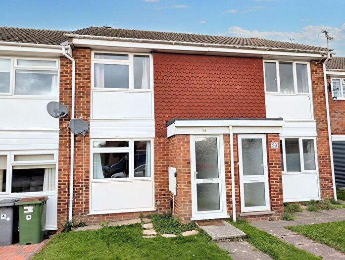 2 Bedroom House To Rent In Barnsnap Close, Horsham, RH12