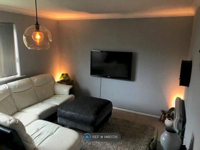 2 Bedroom Flat To Rent In Grove Court, Arlesey, SG15