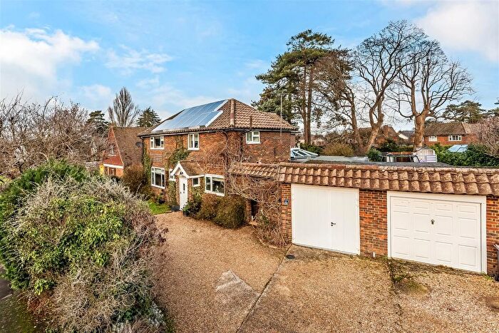 4 Bedroom Detached House For Sale In Taleworth Road, Ashtead, KT21