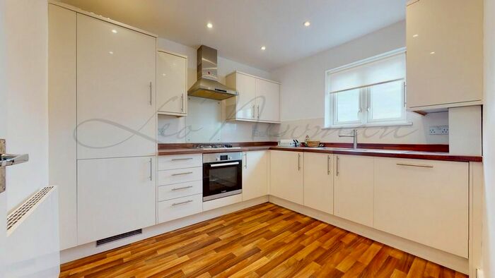 2 Bedroom Maisonette To Rent In Hall Lane, London, E4