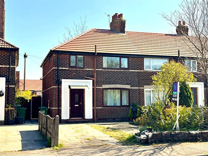 3 Bedroom End Of Terrace House To Rent In Cranleigh Drive, Sale, M33