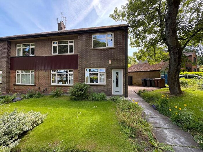 2 Bedroom Flat To Rent In Great Horton Road, Horton Bank Top, Bradford, BD7