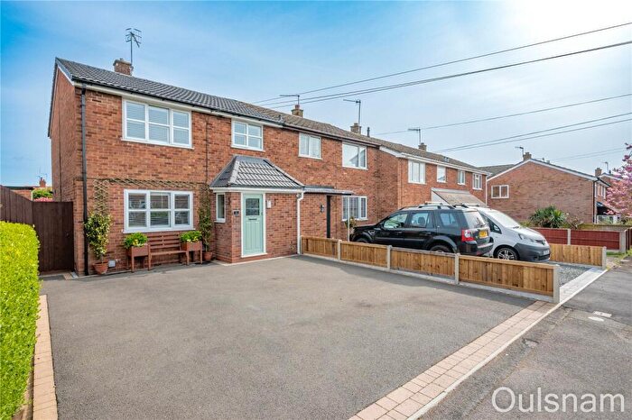 3 Bedroom End Of Terrace House For Sale In Lincoln Road, Bromsgrove, Worcestershire, B61