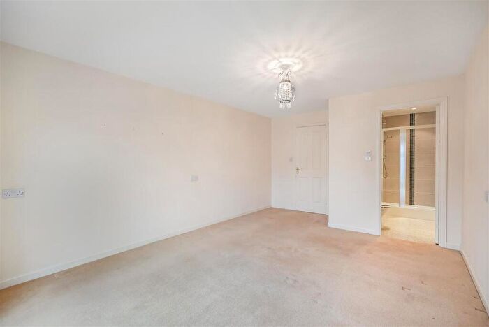 3 Bedroom Apartment For Sale In Trinity Mews, Darlington, DL3